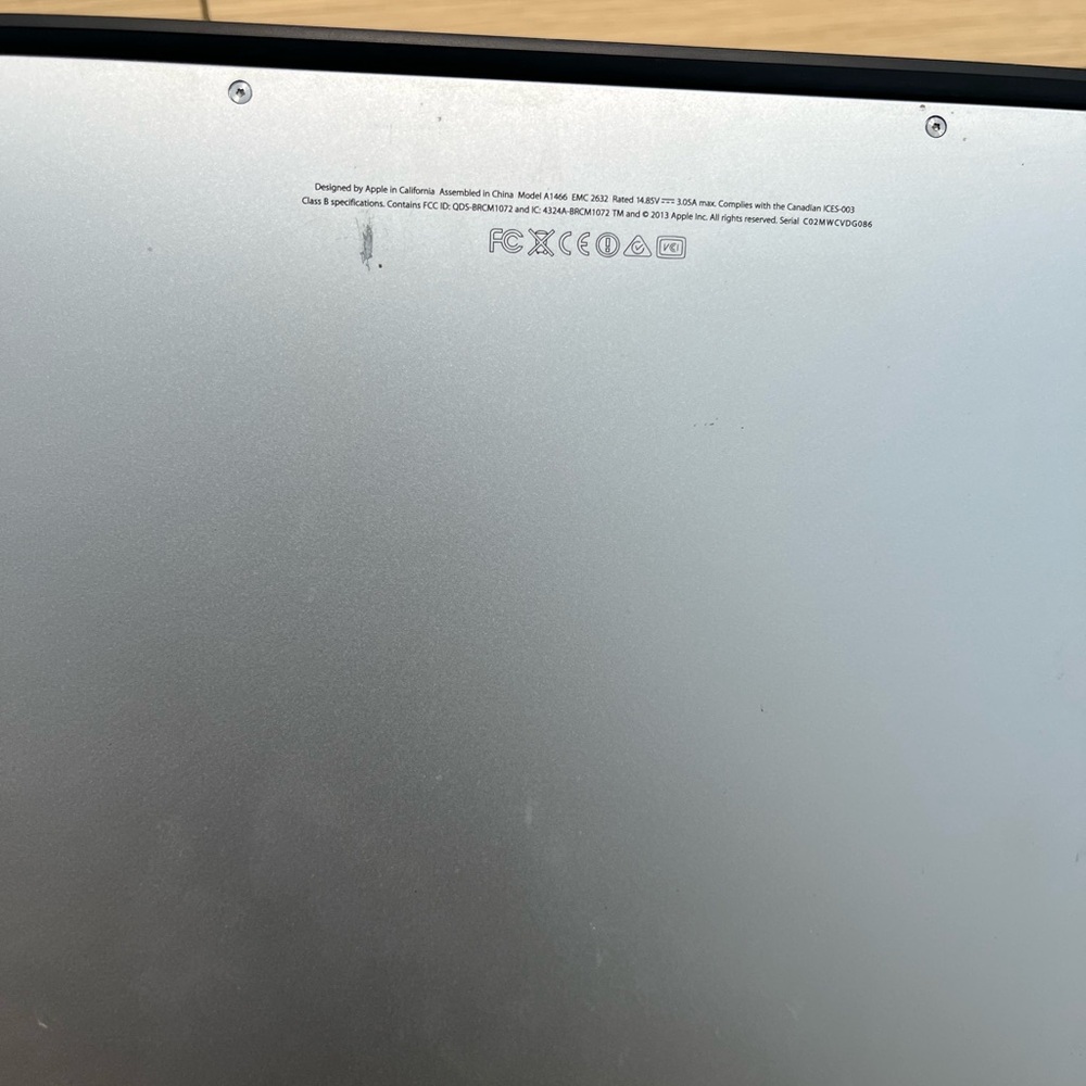 MacBook Air 13” - Picture 5 of 8